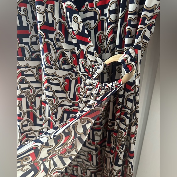 Modern Faux Wrap Dress, L - Picture 5 of 5